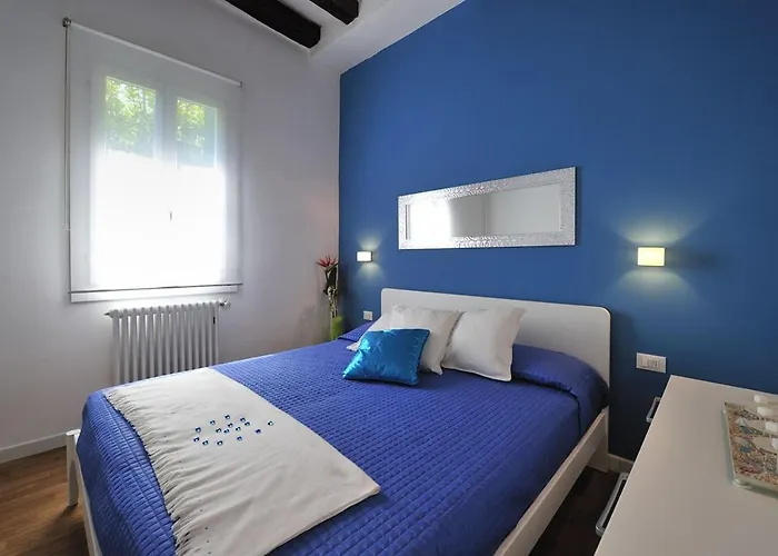 Cannaregio - Colleoni Holidays By Wonderful Italy شقة البندقية