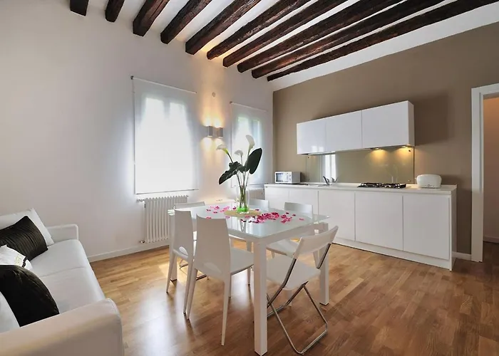 شقة Cannaregio - Colleoni Holidays By Wonderful Italy البندقية